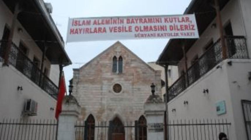 Hıristiyanların &Ccedil;ifte Pankartla Bayram Kutlaması