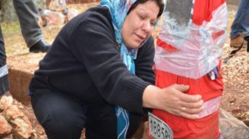 4 Ferdini Ter&ouml;re Şehit Veren Aker Ailesi Bayrama Buruk Girdi