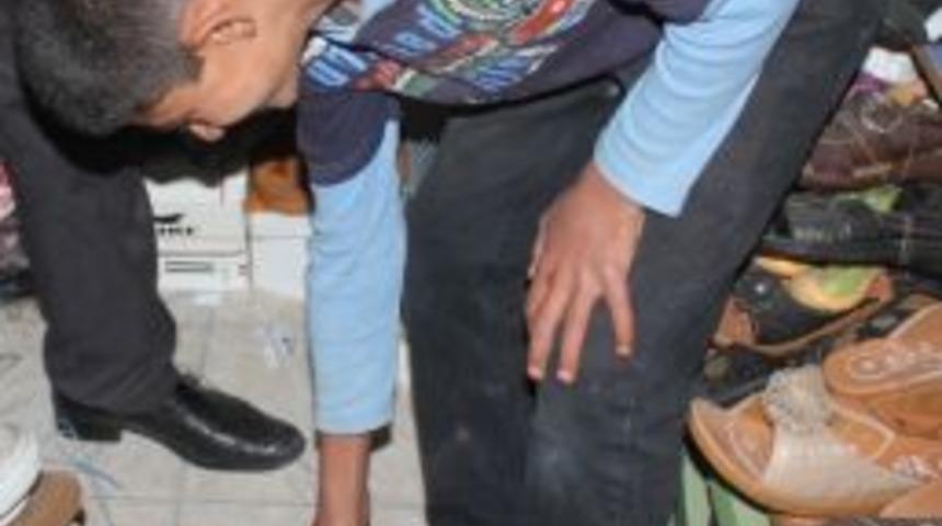 Bayramlık Kara Lastik Ayakkabı