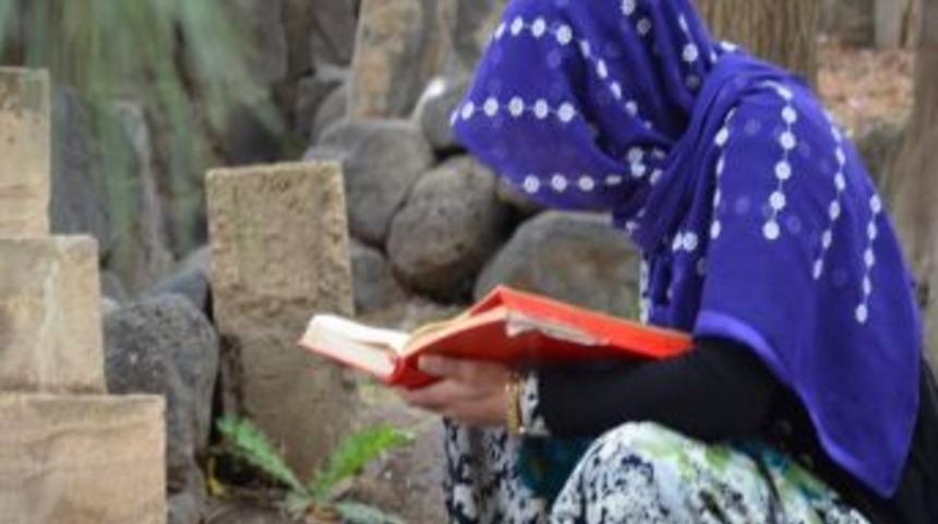 Hz. Ey&uuml;p Peygamberin Makamı Ziyaret&ccedil;i Akınına Uğradı