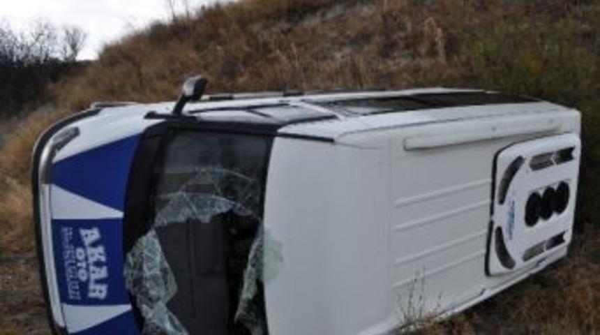 Demirci&rsquo;de Kaza: 5 Yaralı