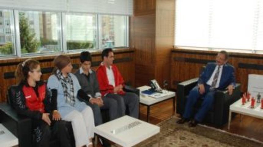 &Ouml;zhaseki&rsquo;den Şampiyonlara Altın