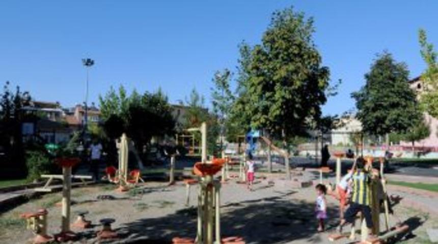 Malatya'da 22 Parka Spor Aletleri Yerleştirildi