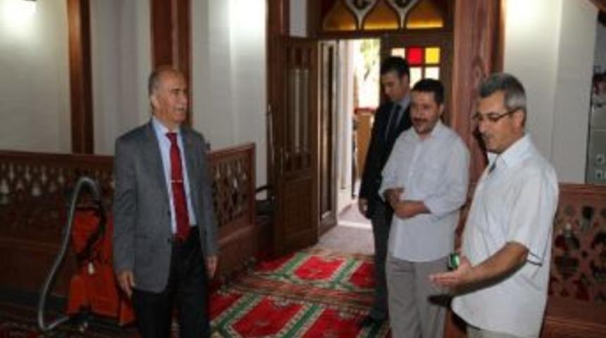 Vali Harput Hamza Bey Camisini İnceledi