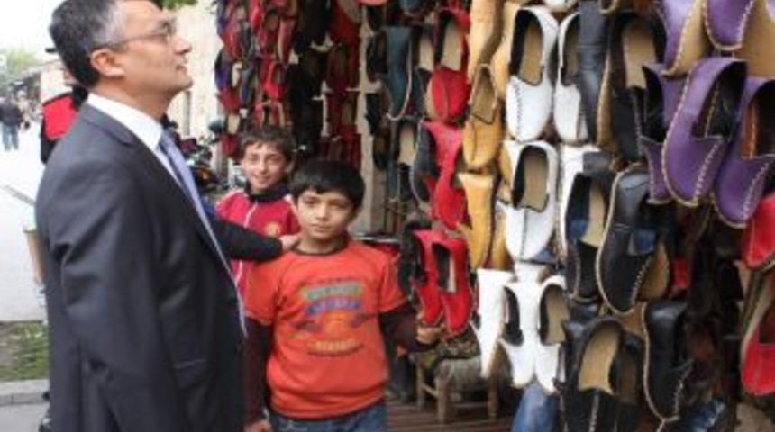 Gaziantep Emniyet M&uuml;d&uuml;r&uuml; Aydın, &Ccedil;arşı Pazar Gezdi