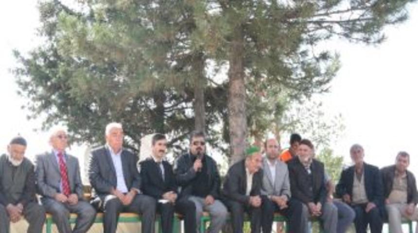 Sungurlu Belediye Arife G&uuml;n&uuml; Mezarlıklarda Mevlit Okuttu