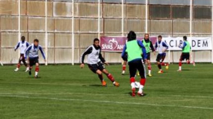 Yiğidolar&rsquo;da Akhisar Ma&ccedil;ı Hazırlıkları Devam Ediyor