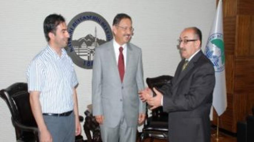 Kayseri B&uuml;y&uuml;kşehir Belediye Başkanı Mehmet &Ouml;zhaseki: