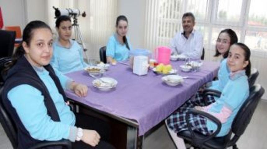 "m&uuml;d&uuml;r&uuml;mle Yemek" Projesi