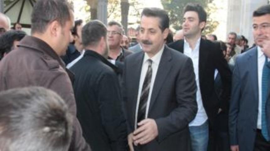 Bakan &Ccedil;elik&rsquo;ten Asgari &Uuml;cretliyi &Uuml;zecek Haber