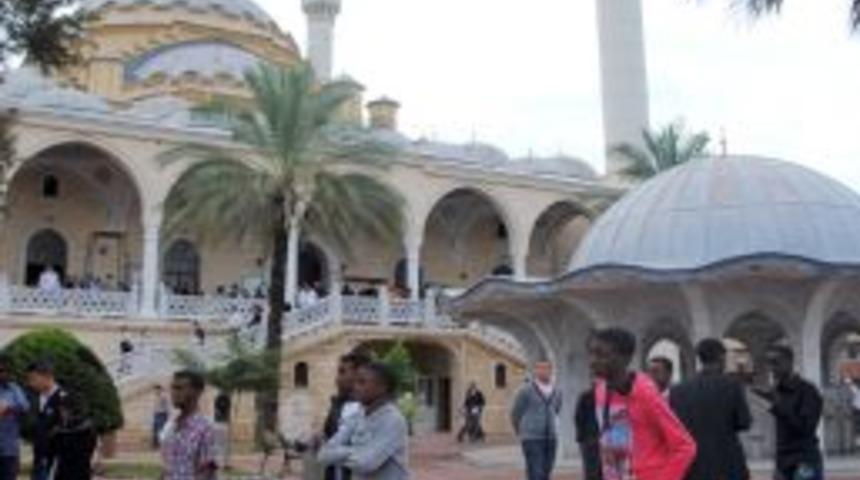 Somalili &Ouml;ğrenciler, Bayramı Ailelerinden Ayrı Ge&ccedil;irmenin H&uuml;zn&uuml;n&uuml; Yaşadı