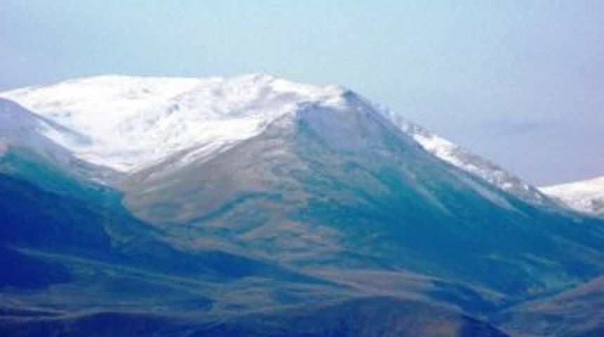 Ardahan&rsquo;ın Y&uuml;ksek Kesimlerine Kar Yağdı