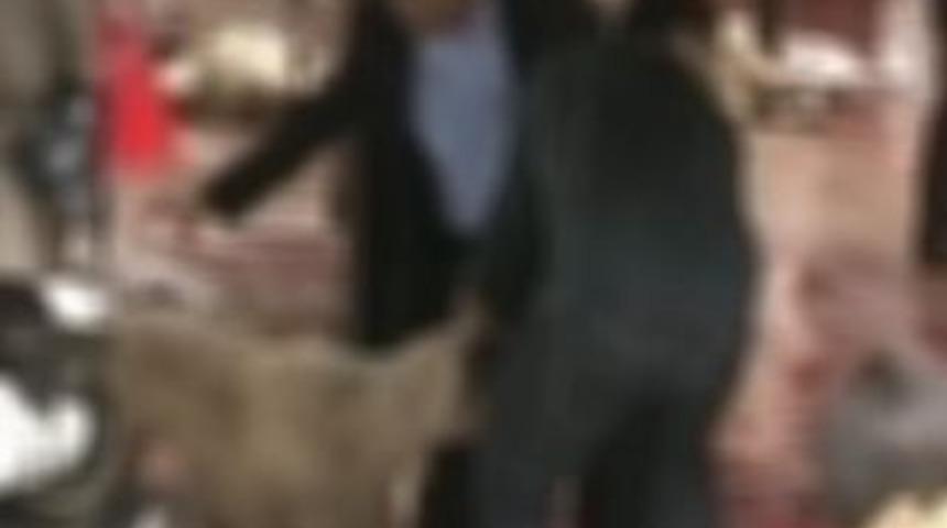 &Ccedil;ocukların g&ouml;z&uuml; &ouml;n&uuml;nde kurban...