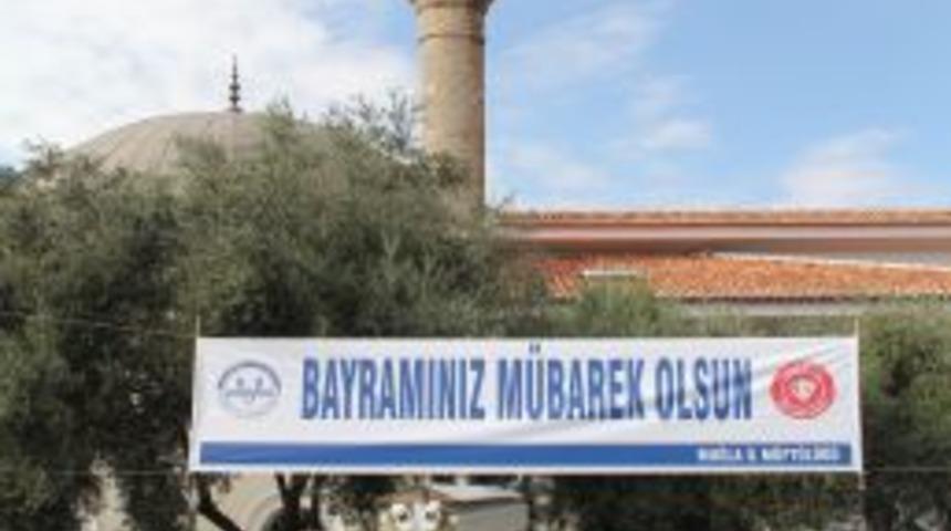 Kavurma Dağıtılan Bayramlaşma T&ouml;renine Halk Yoğun Ilgi G&ouml;sterdi