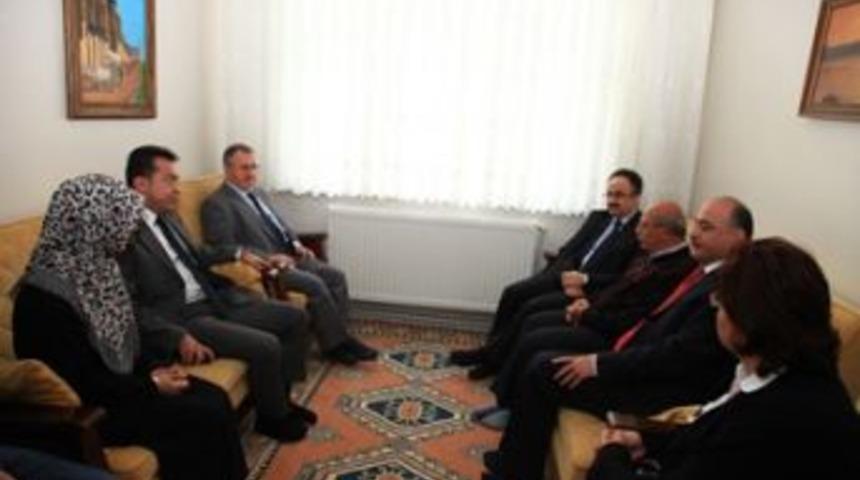 İlk ziyaret şehit ve gazi ailelerine