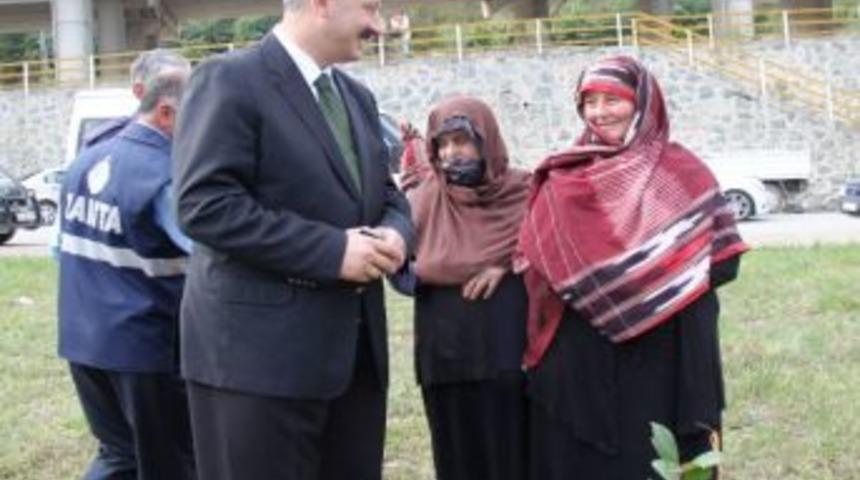 Başkan &Ccedil;ebi Halkla İ&ccedil;i&ccedil;e Bayramını Ge&ccedil;iriyor