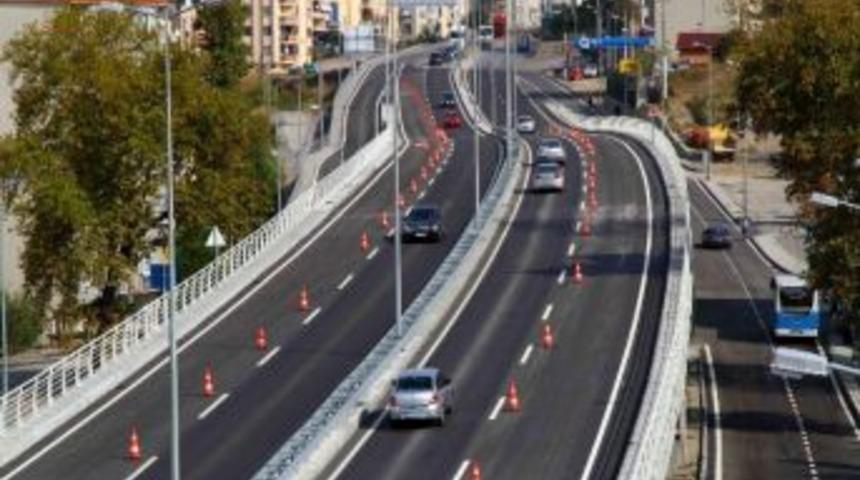 Değirmendere K&ouml;pr&uuml;l&uuml; Kavşağı Bayrama Yetişti