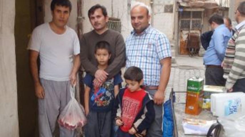 KASİAD Ve KAREGDER 105 Afgan Aileye Kurban Eti Dağıttı