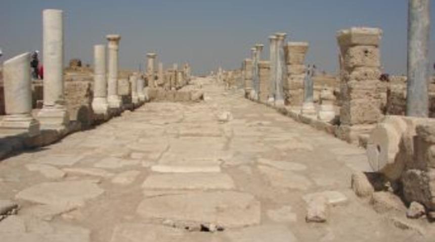 T&uuml;rkiye&rsquo;nin En B&uuml;y&uuml;k Kazısı: Laodikya Yunan&rsquo;ın Değil Frigyalıların