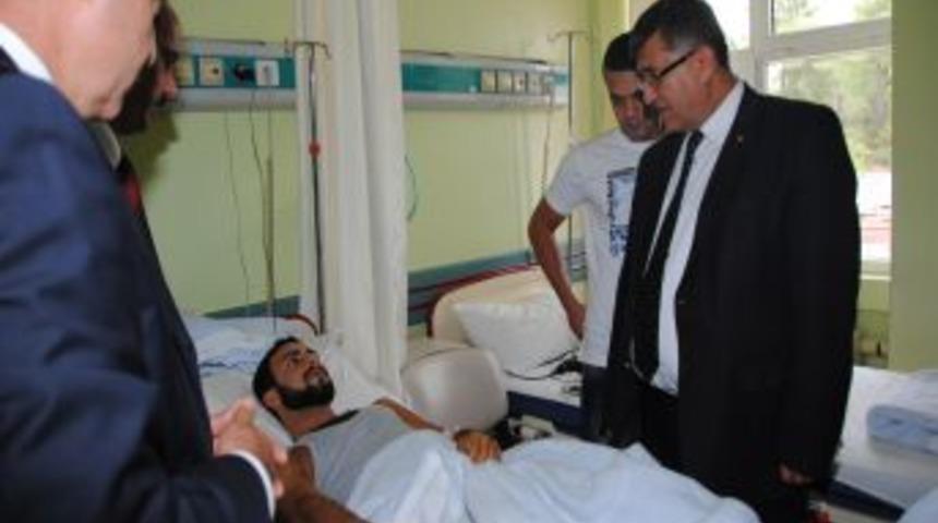 Manavgat Kaymakamı Hastane Ziyaret Etti, Hastaların Bayramını Kutladı