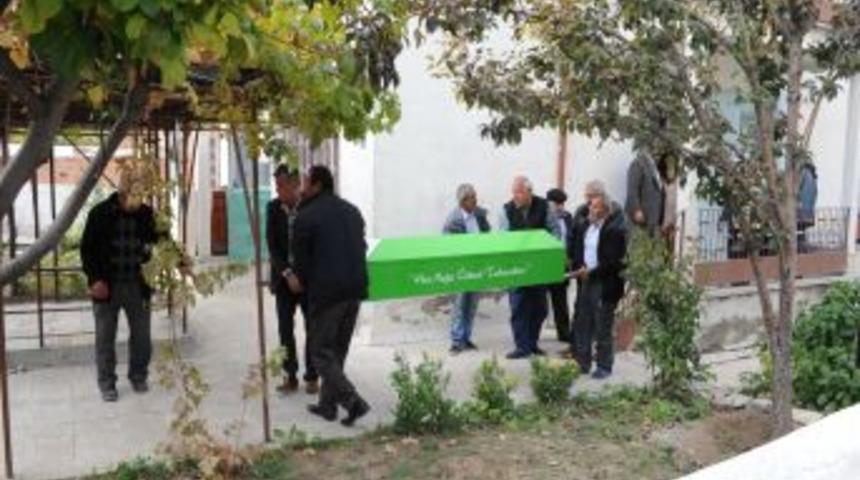 &Ouml;ld&uuml;ğ&uuml;, Bayramlaşmaya Gelen Kiracısı Tarafından Farkedildi