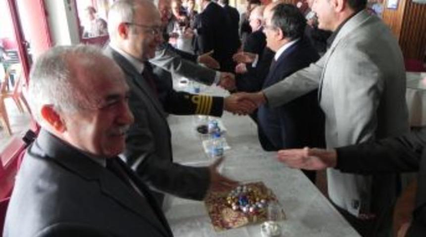 Ereğli&rsquo;de Bayramın Ilk G&uuml;n&uuml; Bayramlaşma T&ouml;reniyle Ge&ccedil;ti