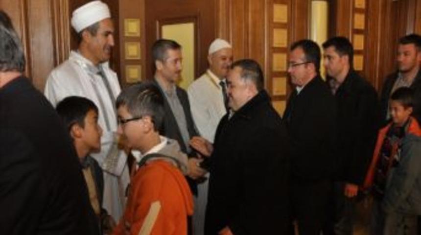 Başkan Tahmazoğlu Vatandaşlarla Bayramlaştı