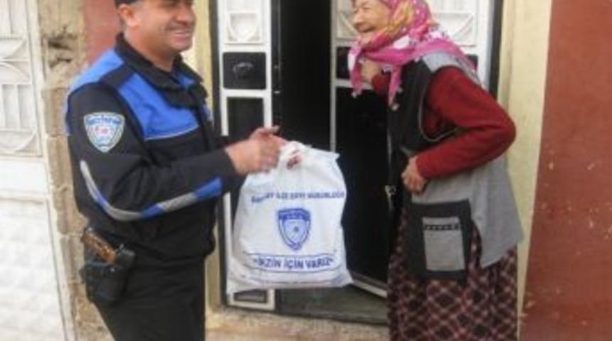 Polis, Kurban Eti Dağıttı