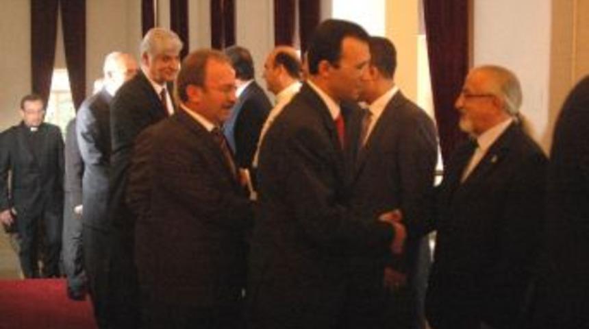 Mersin İl Protokol&uuml; Vatandaşlarla Bayramlaştı