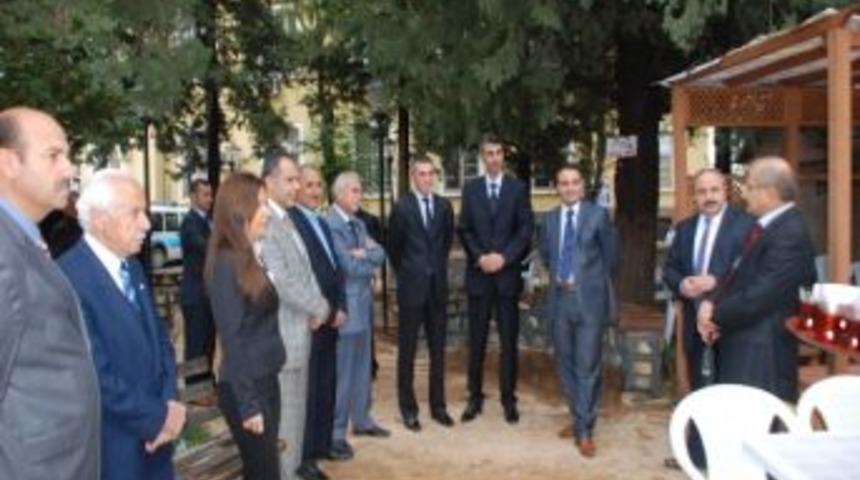 Besni&rsquo;de Protokol Bayramlaştı