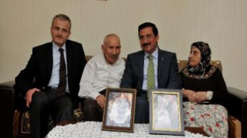 Başkan Ak, Huzurevi Sakinlerini Yalnız Bırakmadı