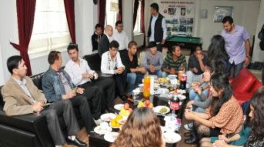 Yabancı &Ouml;ğrenciler Bayram Coşkusunu Ke&ccedil;i&ouml;ren&rsquo;de Yaşadı