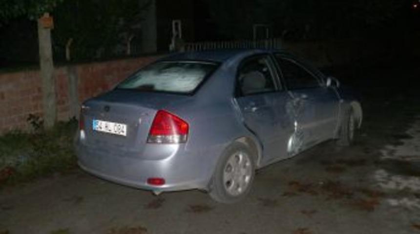 Hendek'te Trafik Kazası: 1 &Ouml;l&uuml;, 1 Yaralı