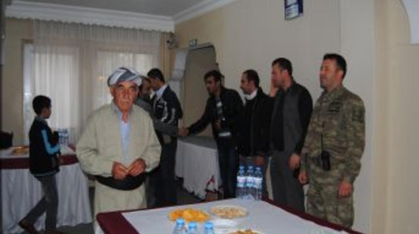 Şemdinli'de Devlet Halkla Kucaklaştı