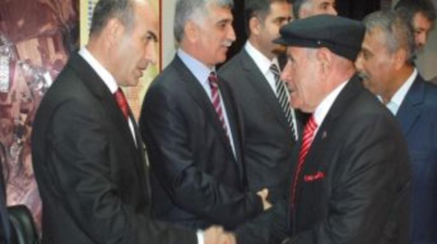 Vali Mahmut Demirtaş Vatandaşlarla Bayramlaştı