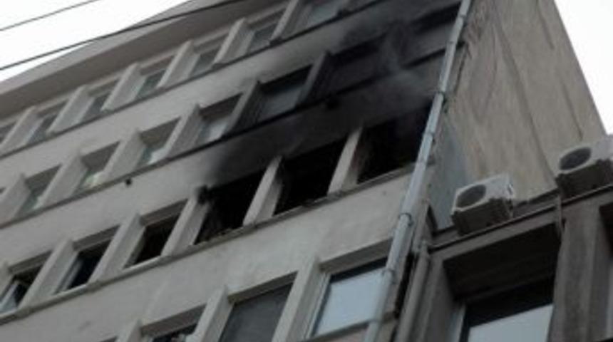 Serbest Muhasebe B&uuml;rosunda Yangın: 1 &Ouml;l&uuml;