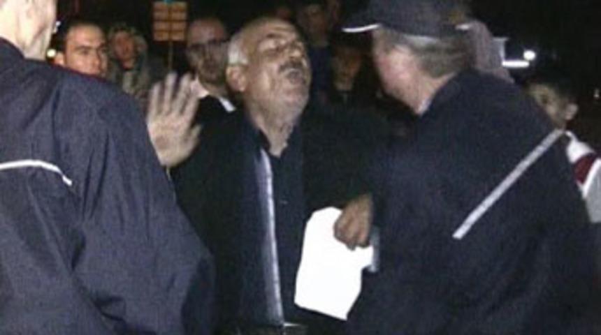 Arabası i&ccedil;in feryat etti