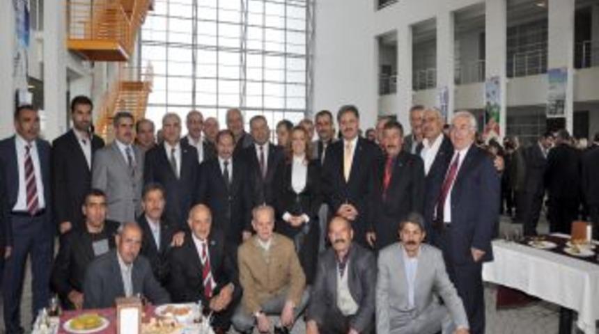 Başkan &Ccedil;akır: Kurban Bayramı'nın Zul&uuml;mlerin Durmasına Vesile Olmasını Diliyorum