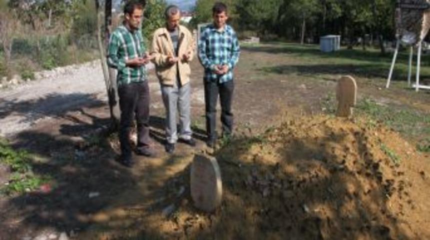 Afyonkarahisar'daki Patlamada Şehit Olan Coşkun'un Baba Ocağında H&uuml;z&uuml;nl&uuml; Bayram