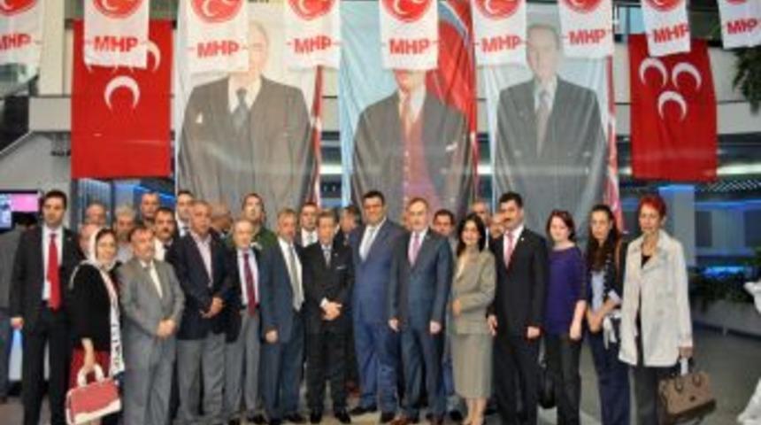 Manisa MHP Ve CHP'de Bayramlaşma Ikinci G&uuml;n Yapıldı