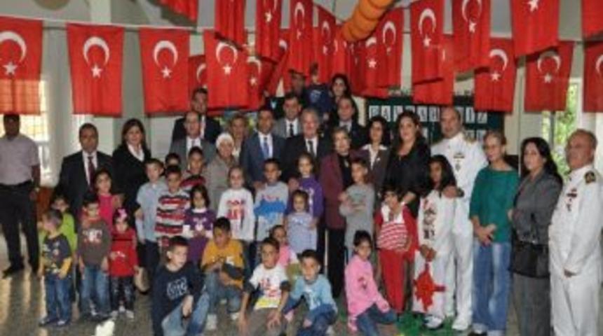 Mersin Protokolü Yaşlı Ve Çocuklarla Bayramlaştı