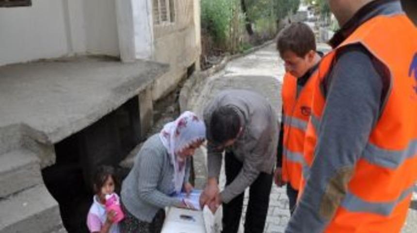 Kimse Yok Mu Derneği G&ouml;n&uuml;ll&uuml;leri Hizan&rsquo;da