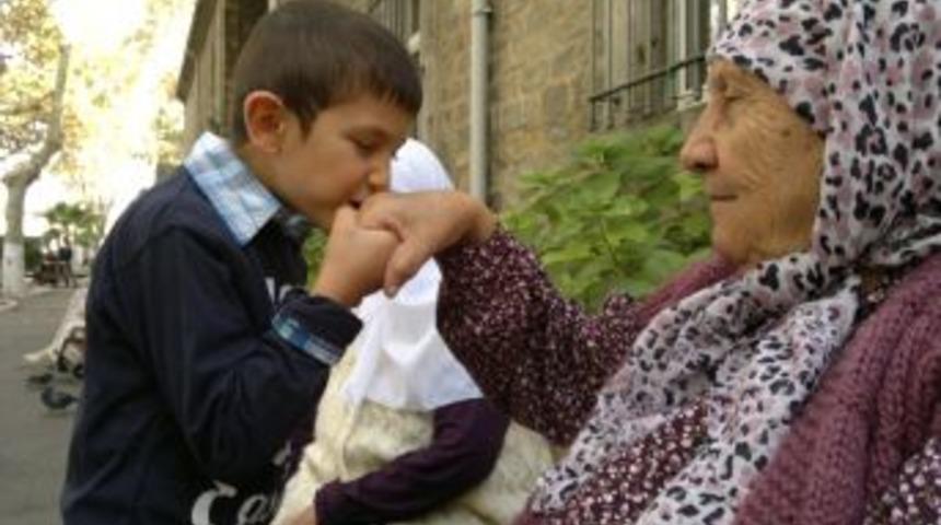 Dar&uuml;laceze'de Bayram Mutluluğu