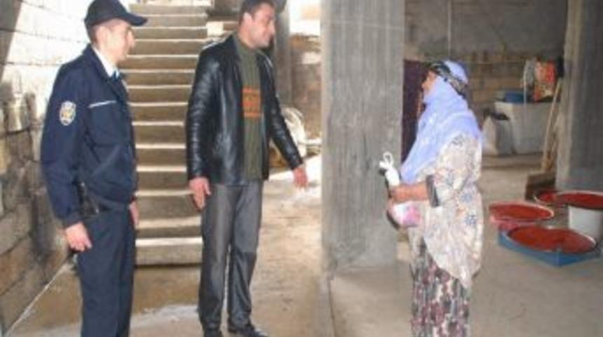 Emniyet M&uuml;d&uuml;rl&uuml;ğ&uuml; Yoksul Ailelere Kurban Eti Dağıttı