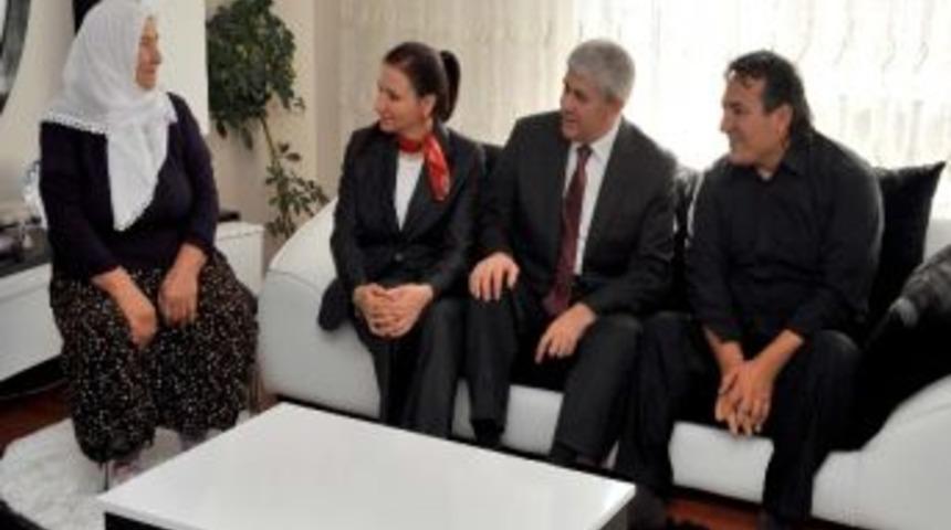 Vali Erden Gazi Ve Şetit Ailelerini Ziyaret Etti