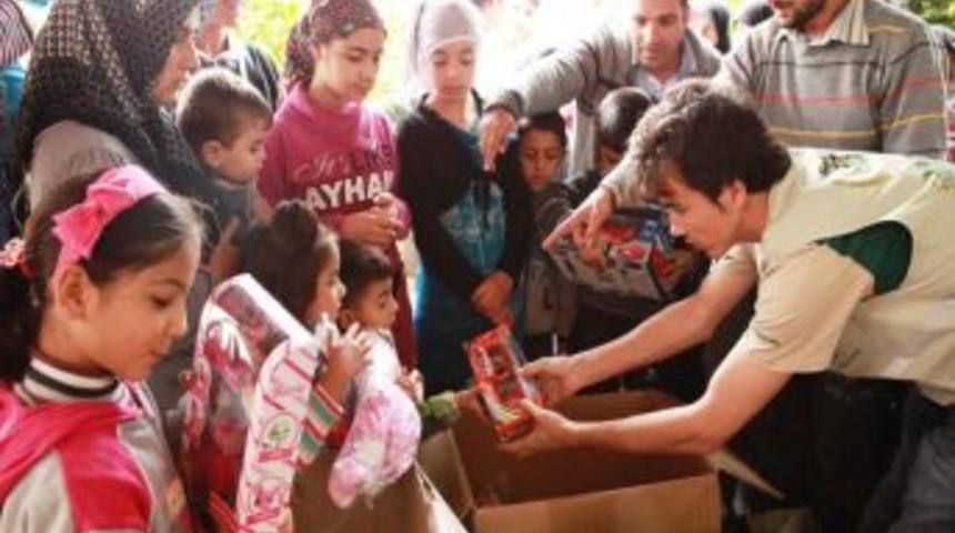 İHH'dan Suriyeli &Ccedil;ocuklara Bayram S&uuml;rprizi