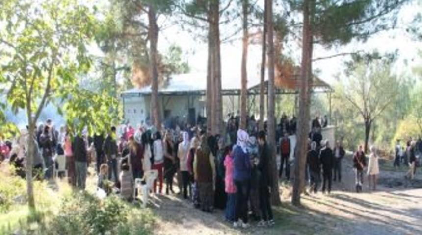 K&ouml;ydeki Keşkekli Ve Yahnili Bayram Buluşması Ilgi G&ouml;rd&uuml;