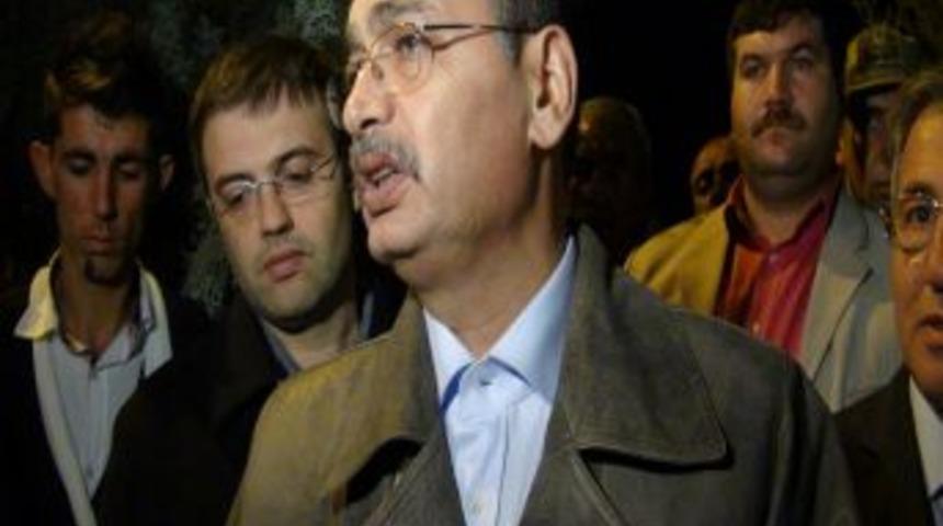 Yolda Seyreden Otomobil Sele Kapıldı: 2 Kayıp