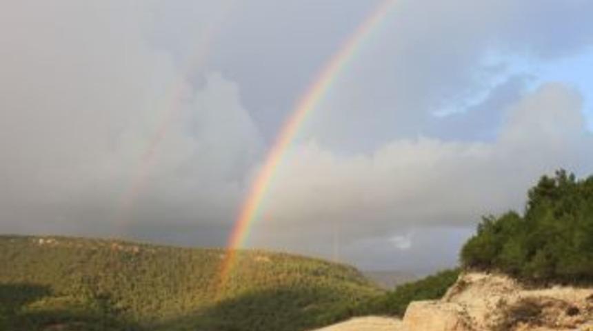 G&ouml;kkuşağının B&uuml;y&uuml;leyici G&uuml;zelliği G&ouml;renleri Hayran Bıraktı