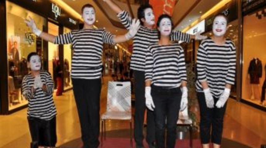 Optimum&rsquo;da &lsquo;pandomim&rsquo; Şov